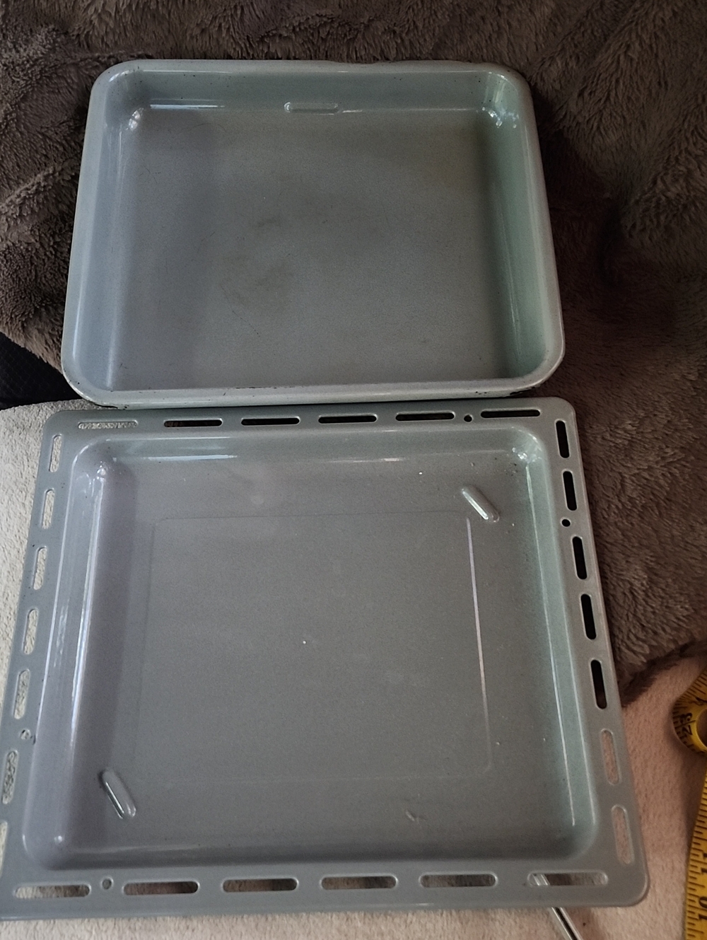De'Longhi Drip Pan And Roasting Pan Set.  Model EO 24126OM Serial # 7011800228